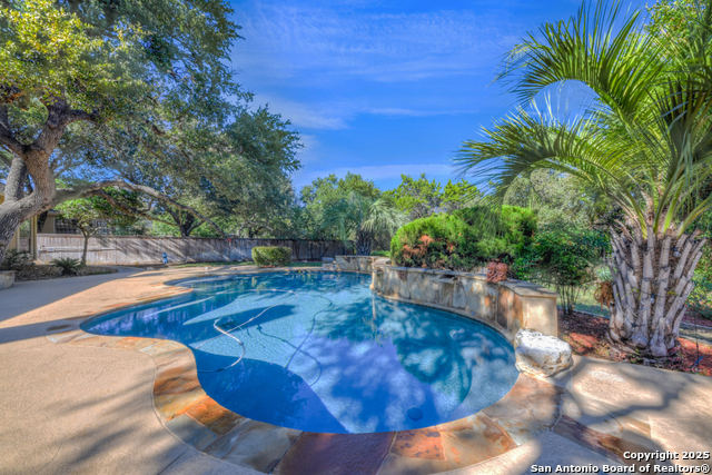 Listing photo id 36 for 142 Candelaria