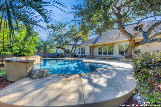 Listing photo id 38 for 142 Candelaria