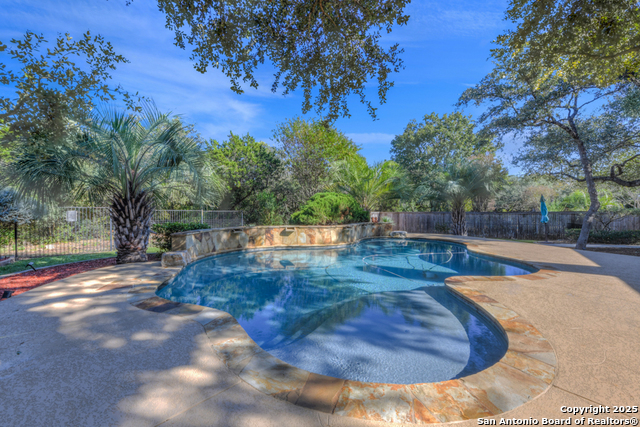 Listing photo id 42 for 142 Candelaria