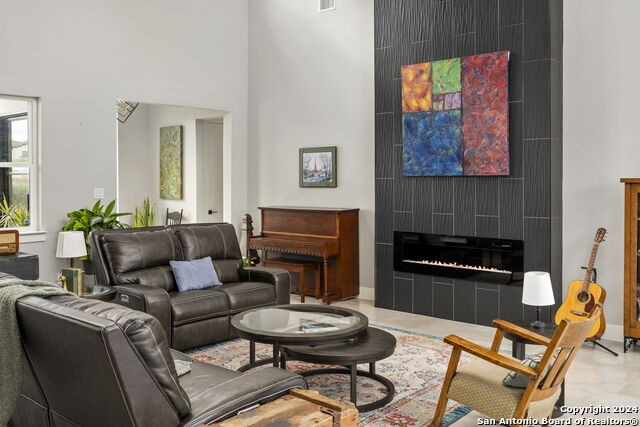 Image 11 of 46 For 1220 Brushy Curve