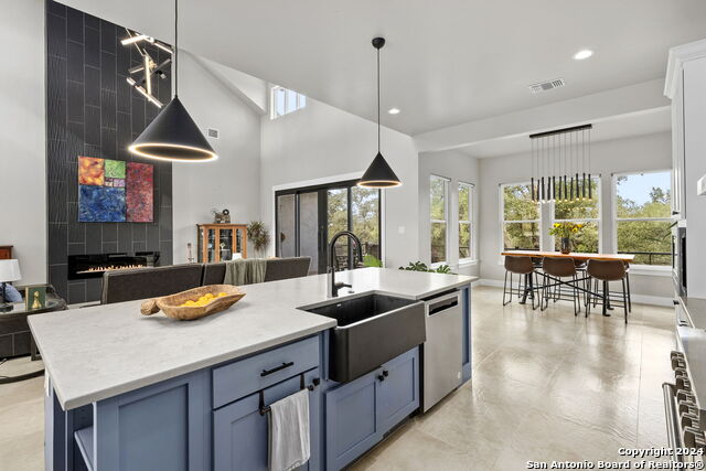 Image 14 of 46 For 1220 Brushy Curve