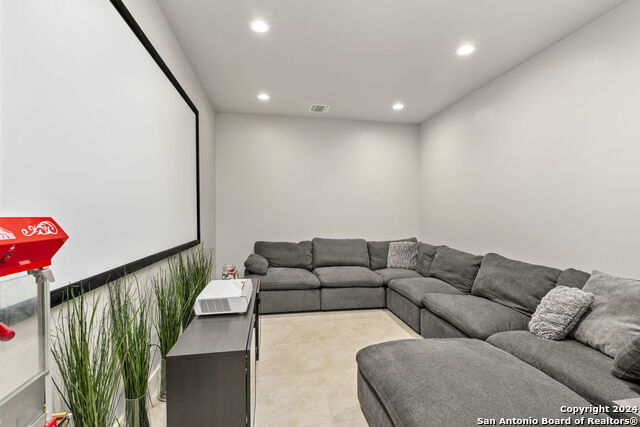 Image 25 of 46 For 1220 Brushy Curve