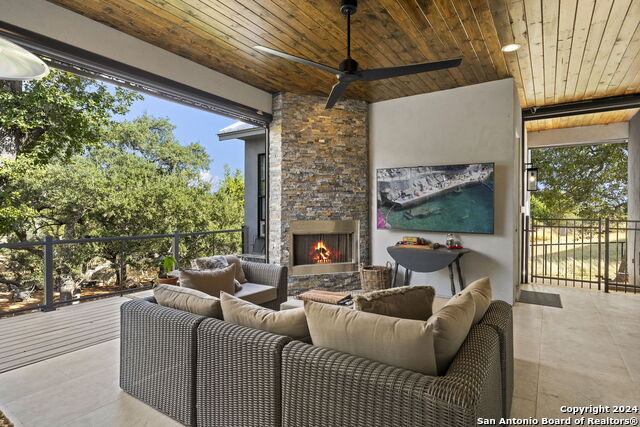 Image 30 of 46 For 1220 Brushy Curve