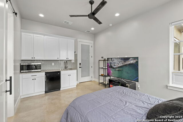 Image 34 of 46 For 1220 Brushy Curve