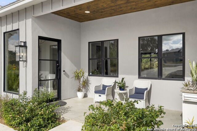 Image 44 of 46 For 1220 Brushy Curve