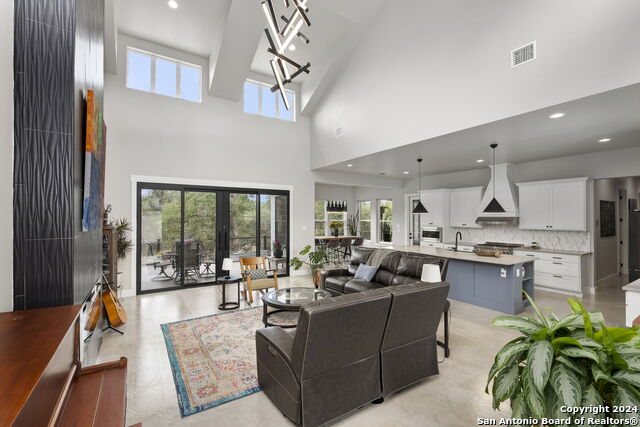 Image 8 of 46 For 1220 Brushy Curve