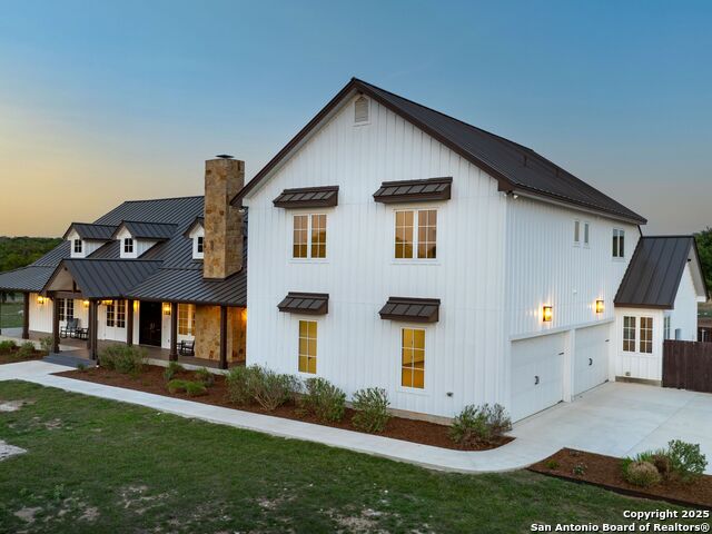 Image 9 of 90 For 862 Grape Creek Road