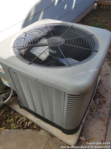 Image 16 of 16 For 1707 Farwell