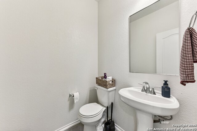 Listing photo id 13 for 13417 Nancy Reagan