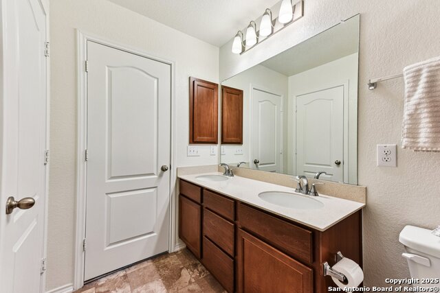 Listing photo id 28 for 13417 Nancy Reagan