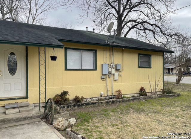 Details for 220 Live Oak S, New Braunfels, TX 78130