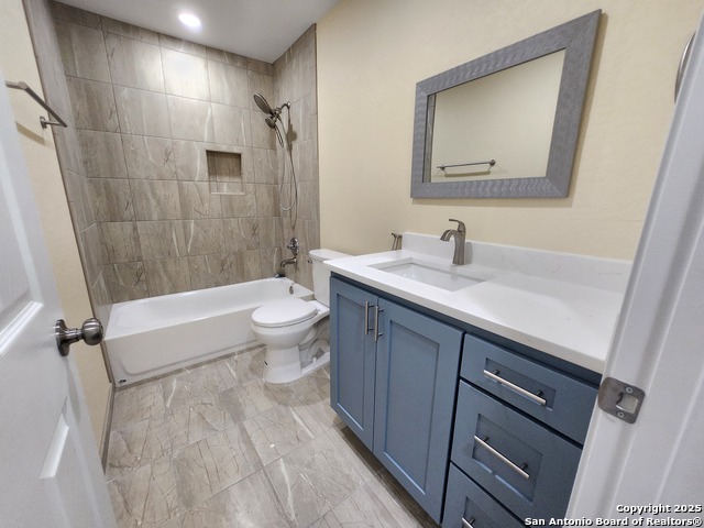 Image 16 of 28 For 38 Carlota