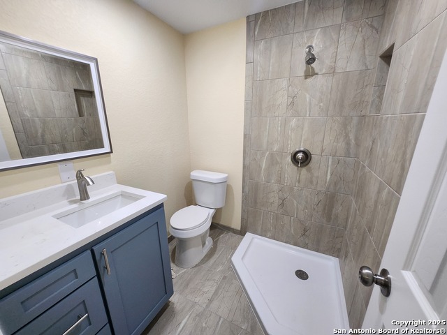 Image 21 of 28 For 38 Carlota