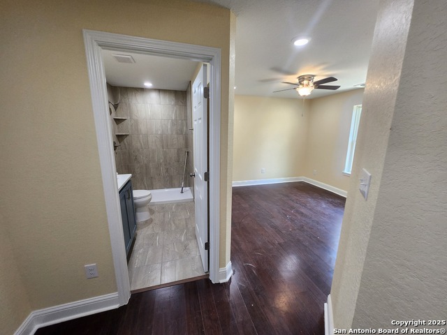 Image 23 of 28 For 38 Carlota