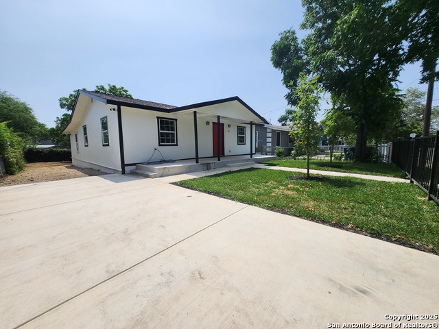 Image 3 of 28 For 38 Carlota