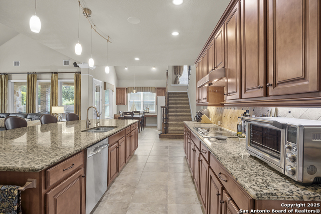 Image 12 of 60 For 18710 Golden Maize