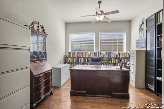 Image 30 of 60 For 18710 Golden Maize