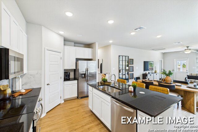 Listing photo id 2 for 4997 Mala Vida