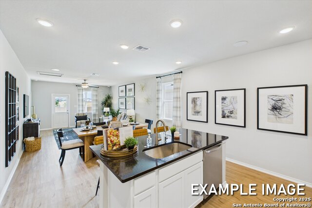 Listing photo id 5 for 4997 Mala Vida