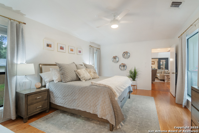 Image 17 of 29 For 15823 Rothbury Ln