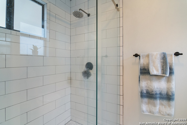 Image 20 of 29 For 15823 Rothbury Ln