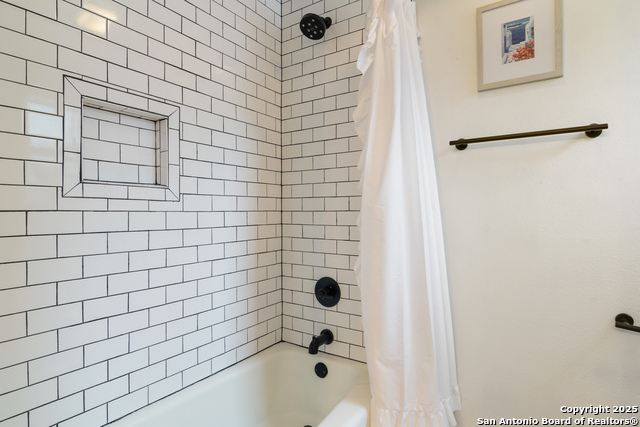 Image 24 of 29 For 15823 Rothbury Ln