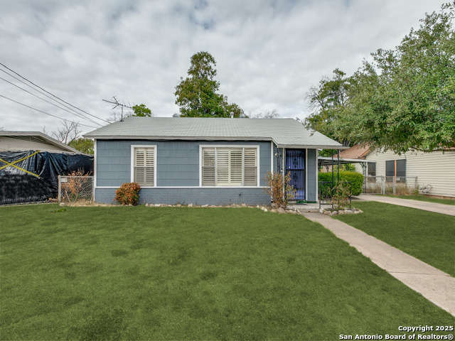 Image 14 of 35 For 215 Midland Dr