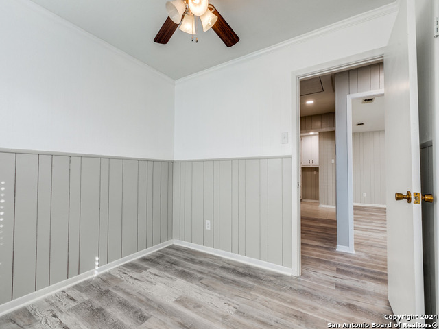 Image 24 of 35 For 215 Midland Dr