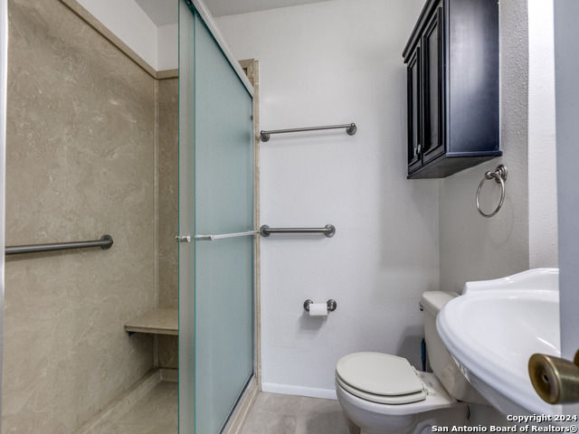 Image 26 of 35 For 215 Midland Dr