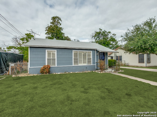 Image 29 of 35 For 215 Midland Dr