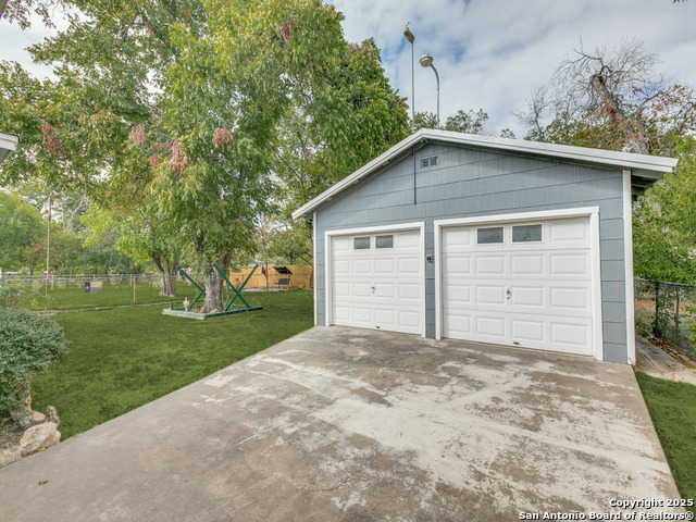 Image 35 of 35 For 215 Midland Dr