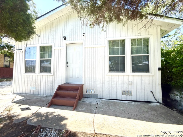 Image 2 of 24 For 326 Victor  