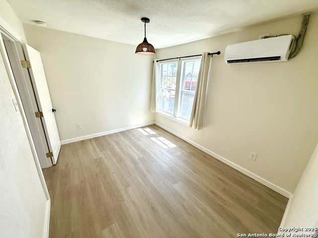 Image 22 of 24 For 326 Victor  