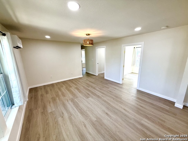 Image 6 of 24 For 326 Victor  