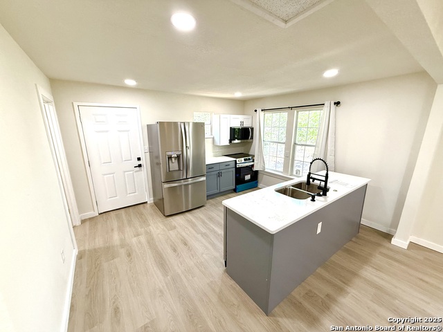 Image 8 of 24 For 326 Victor  