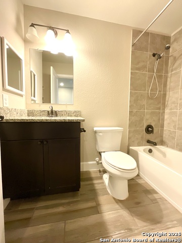 Image 26 of 39 For 6315 Melanzane Ave 2