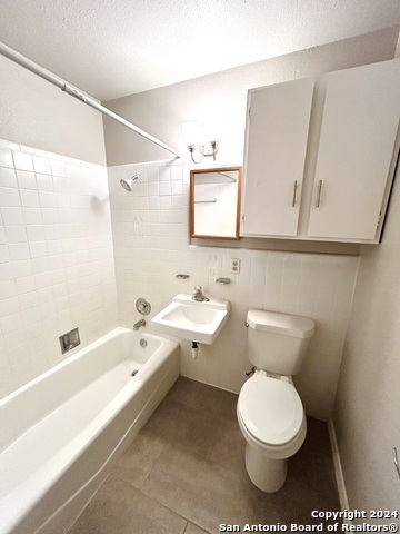 Image 13 of 16 For 703 Summit Ave W 1