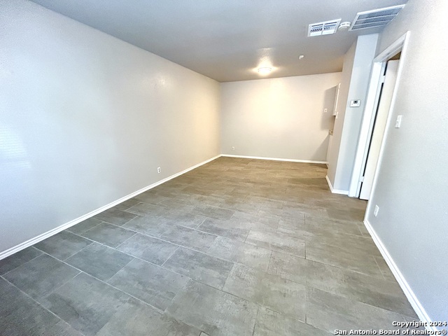 Image 4 of 16 For 703 Summit Ave W 1