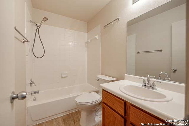 Image 27 of 30 For 8451 Blackstone Cove