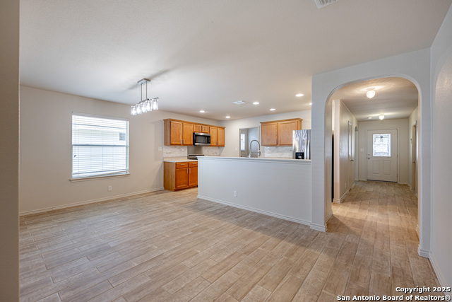 Image 7 of 30 For 8451 Blackstone Cove