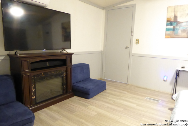 Image 28 of 40 For 849 Tamarack