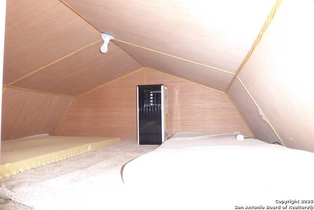 Image 32 of 40 For 849 Tamarack