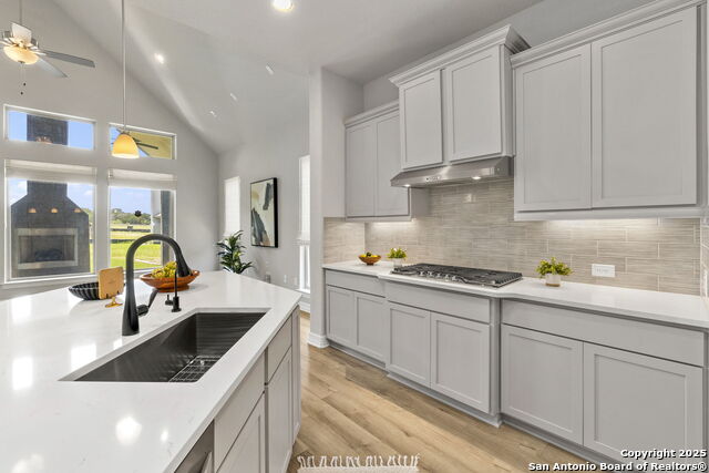 Image 5 of 28 For 28319 Frank Terrace