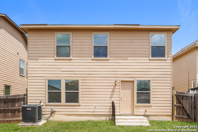 Image 14 of 17 For 7435 Bluebonnet Bay