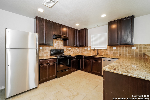 Image 6 of 17 For 7435 Bluebonnet Bay