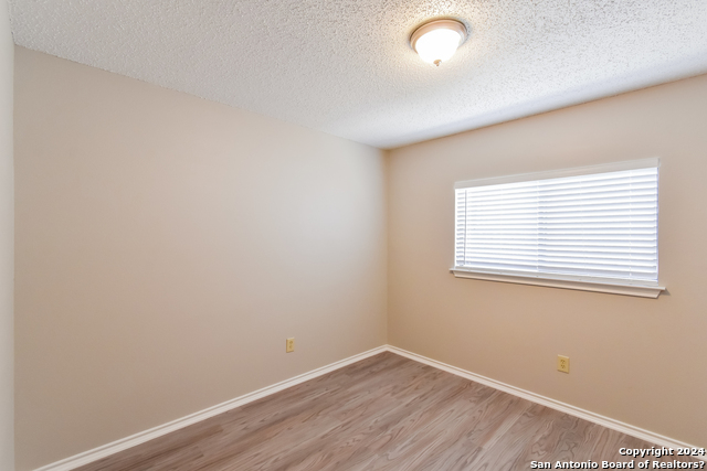 Image 12 of 16 For 8027 Chestnut Cape Dr