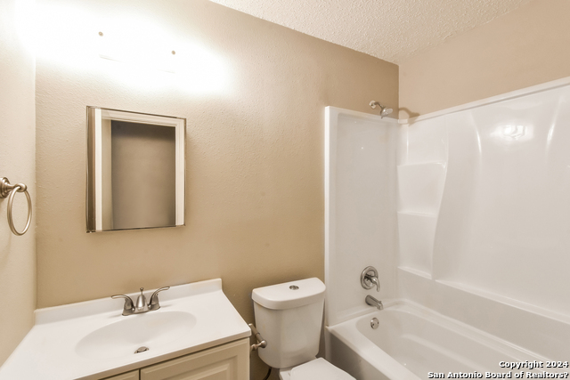 Image 13 of 16 For 8027 Chestnut Cape Dr