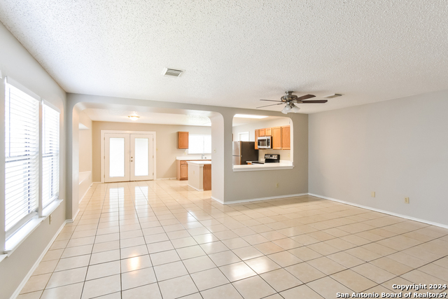 Image 4 of 16 For 8027 Chestnut Cape Dr