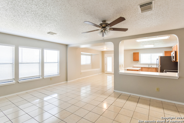 Image 5 of 16 For 8027 Chestnut Cape Dr