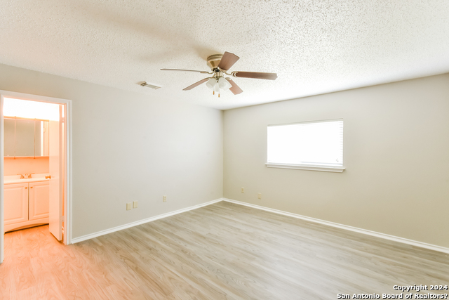 Image 8 of 16 For 8027 Chestnut Cape Dr